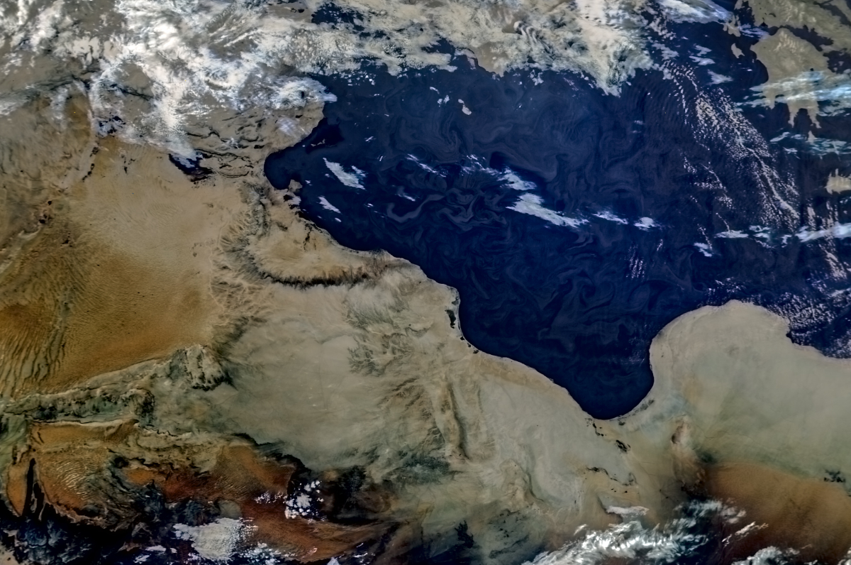 3.25 NOAA18 avhrr 3 AVHRR 3b45 IR False Color detail